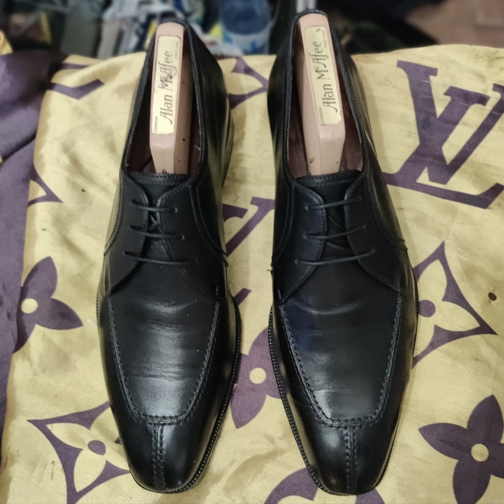 A. Testoni split toe derbys - Picture 2 of 12